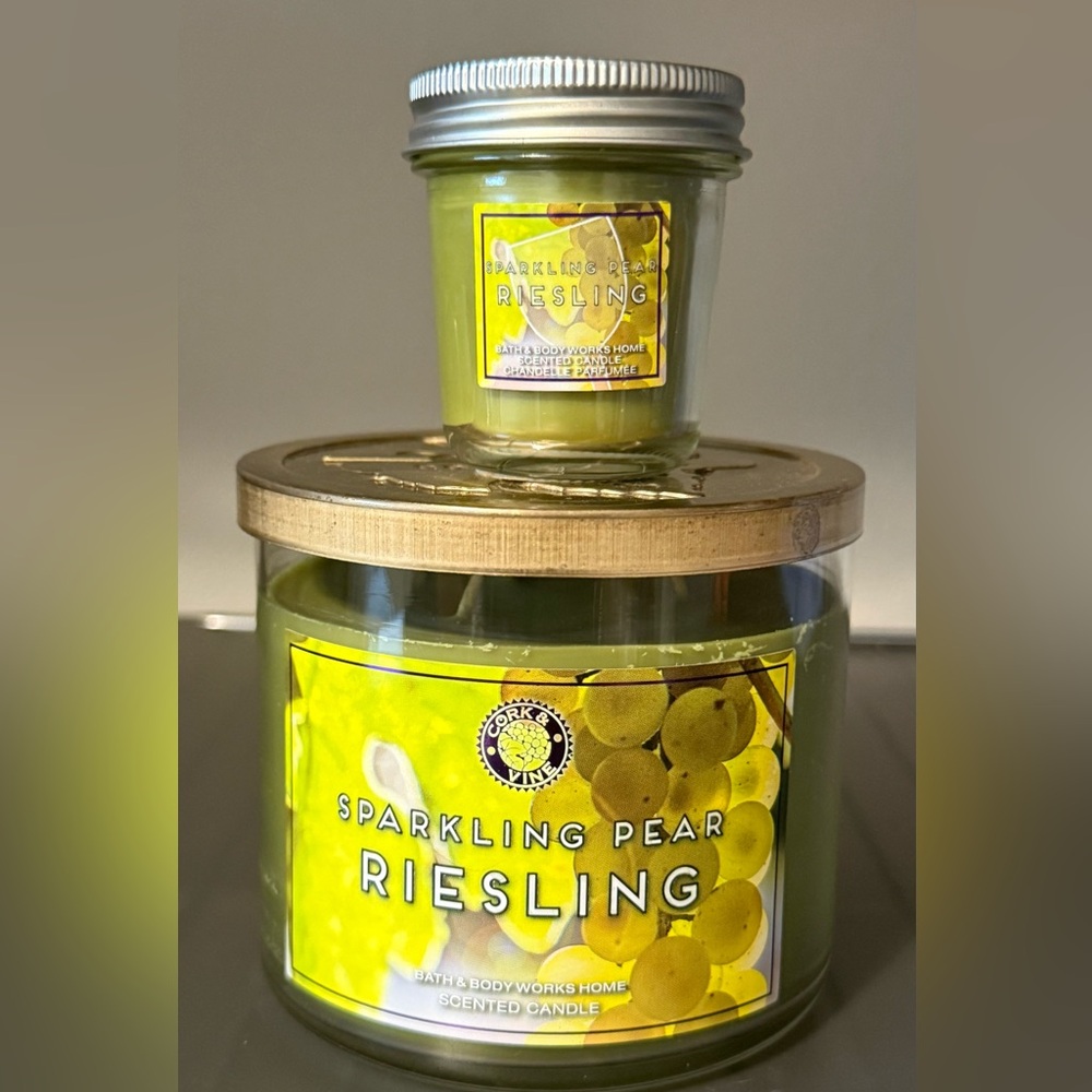 Bath & Body Works Sparkling Pear Riesling
VR & HTF 3 WICK & MINI MASON JAR DUO